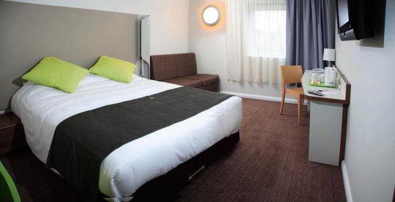 Campanile Hotel Northampton Bagian luar foto