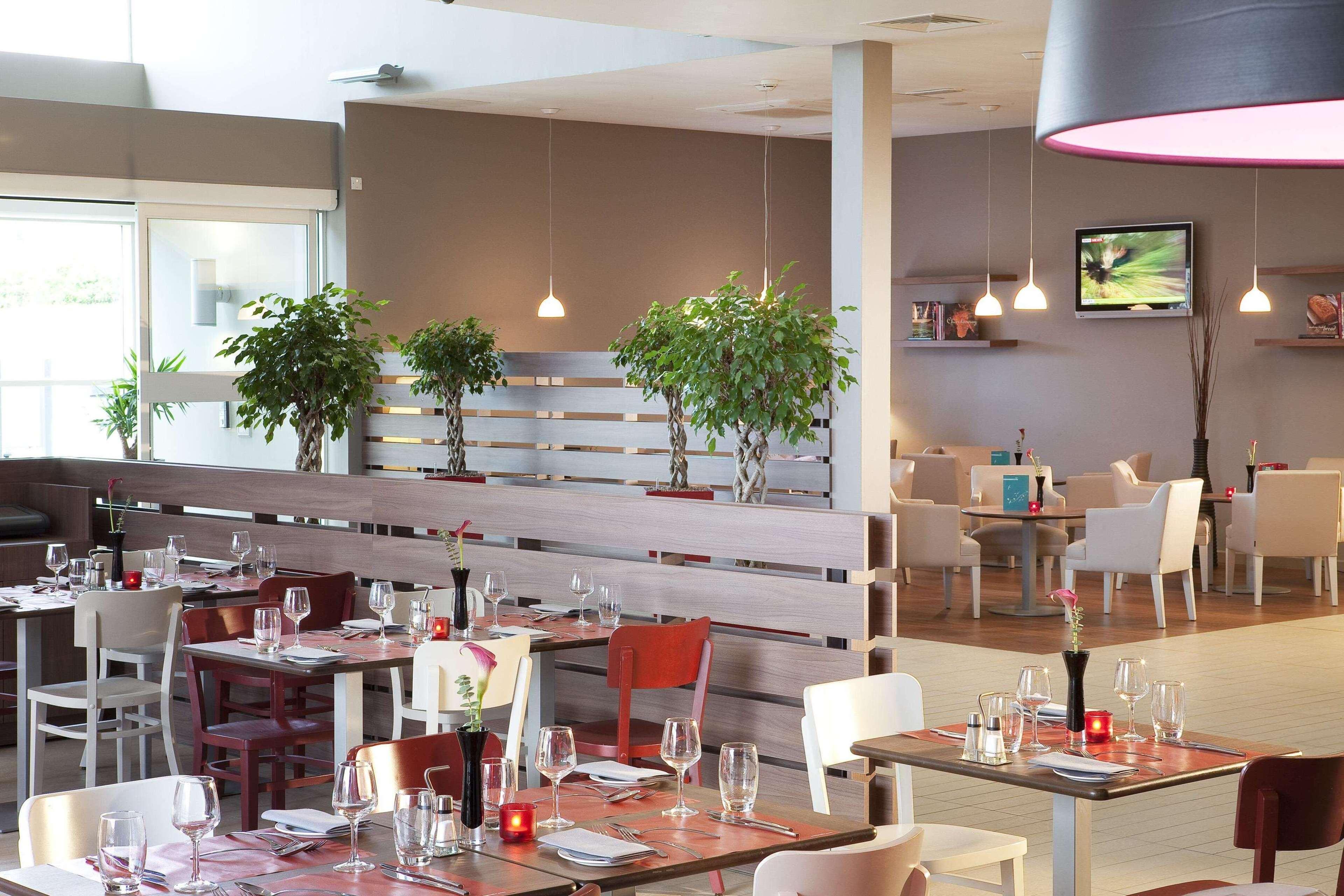 Campanile Hotel Northampton Bagian luar foto