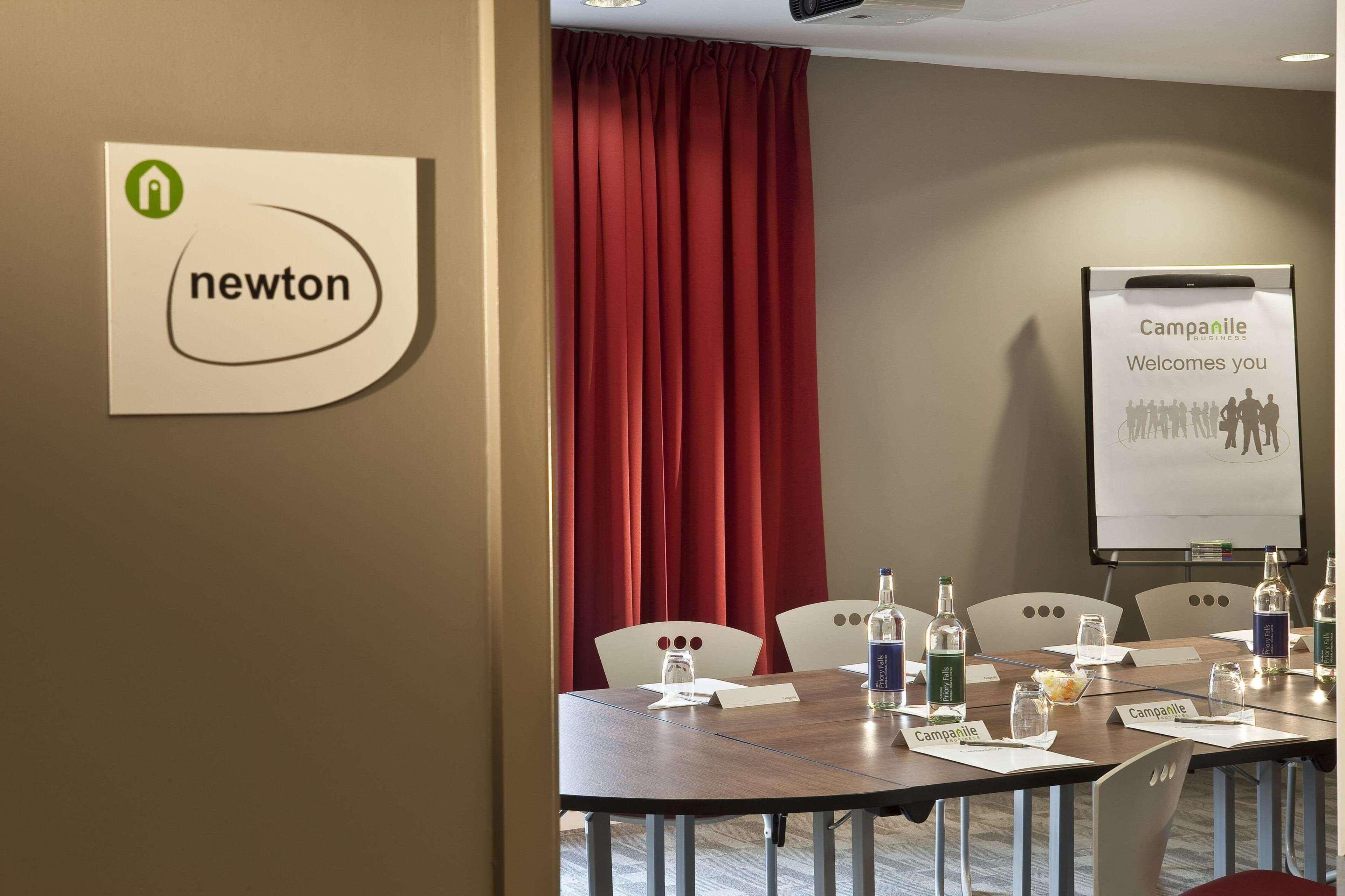 Campanile Hotel Northampton Bagian luar foto