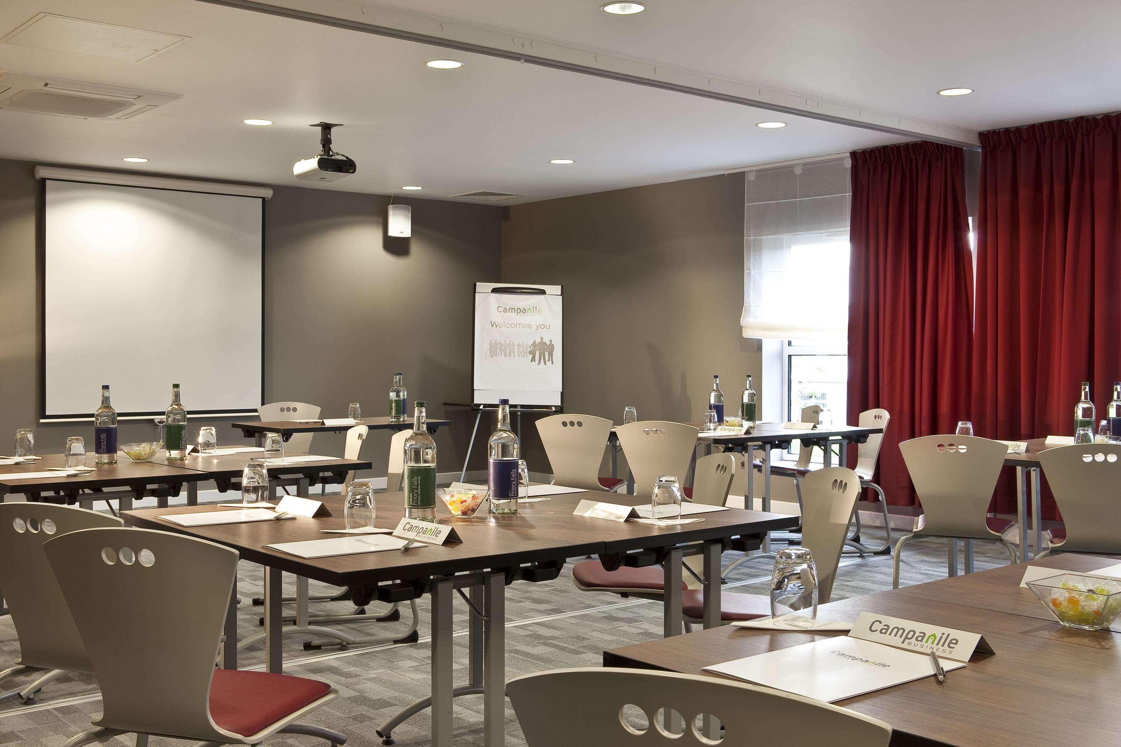 Campanile Hotel Northampton Bagian luar foto