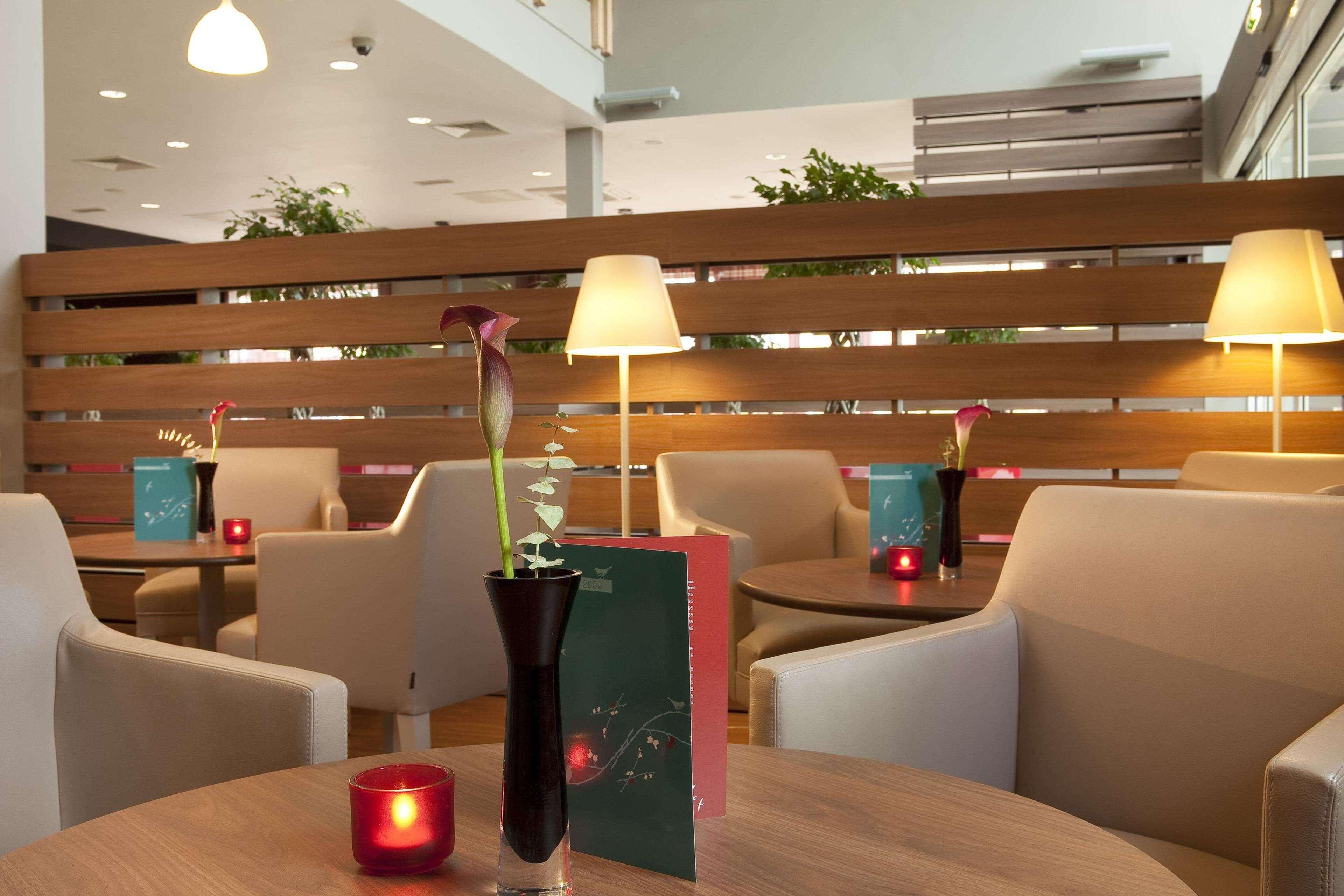 Campanile Hotel Northampton Bagian luar foto