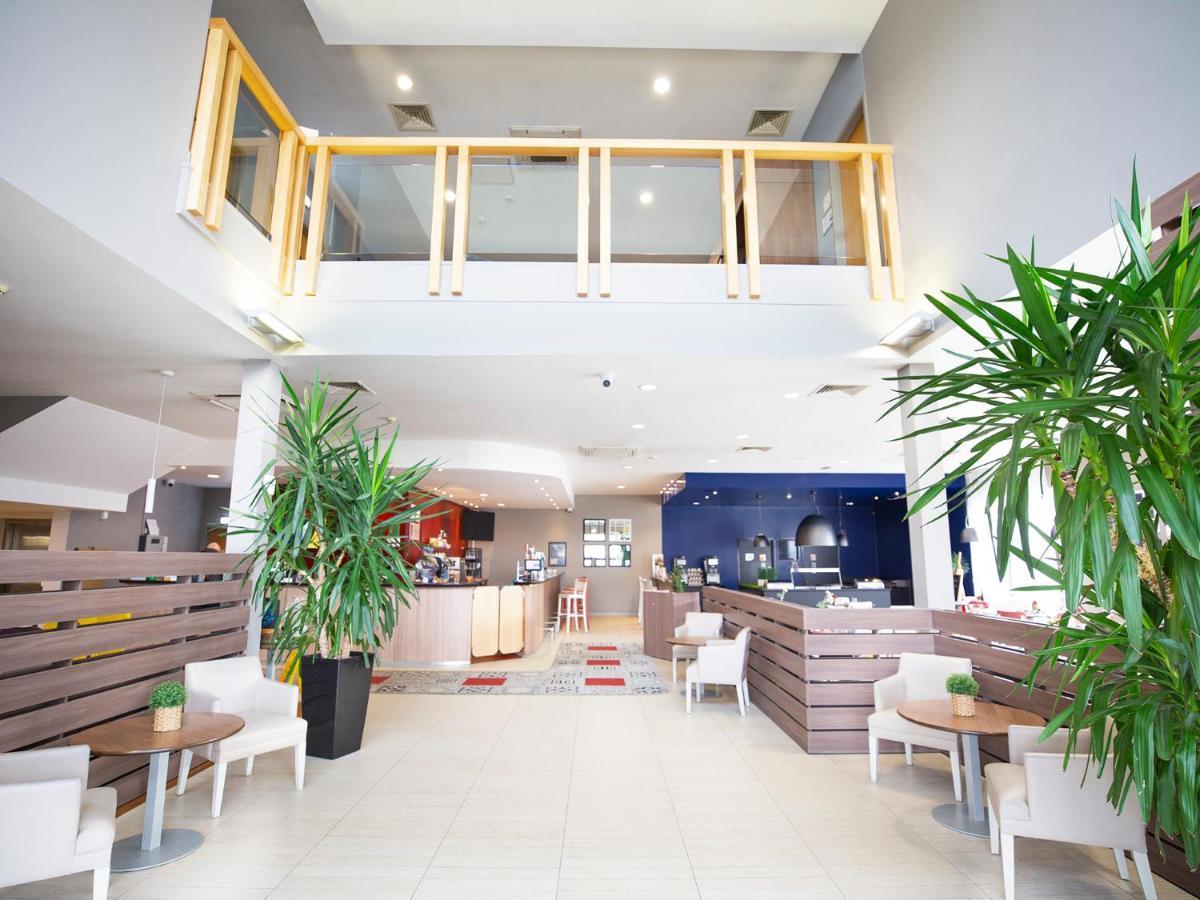 Campanile Hotel Northampton Bagian luar foto
