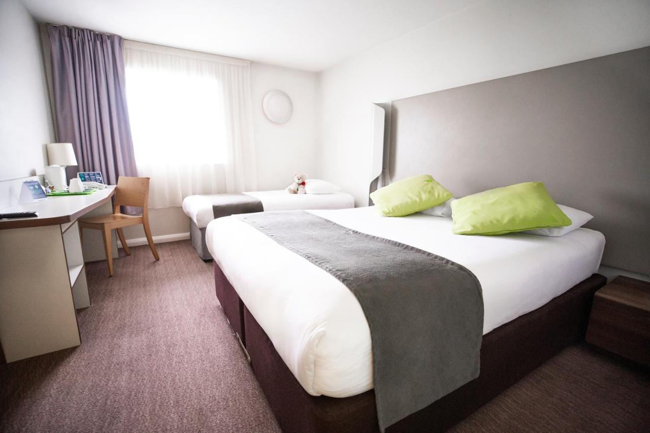 Campanile Hotel Northampton Bagian luar foto