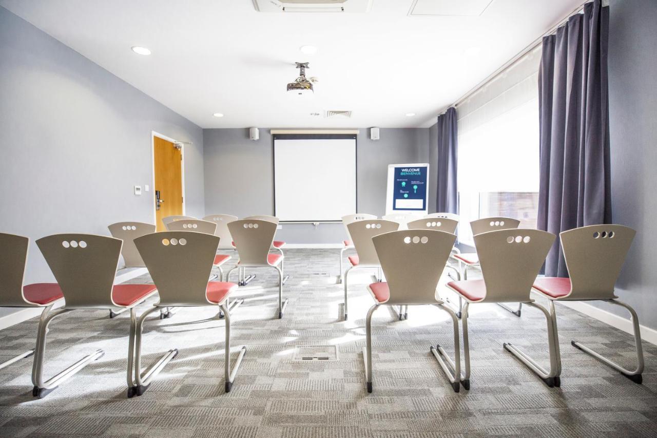 Campanile Hotel Northampton Bagian luar foto