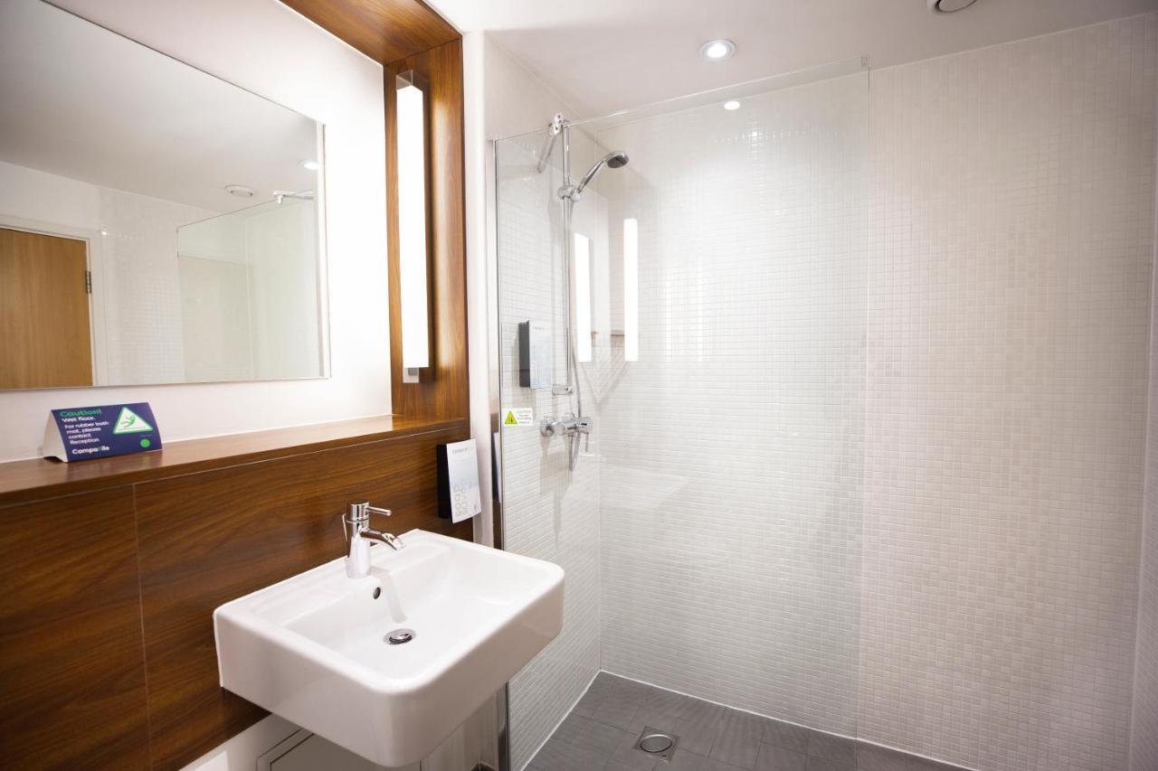 Campanile Hotel Northampton Bagian luar foto