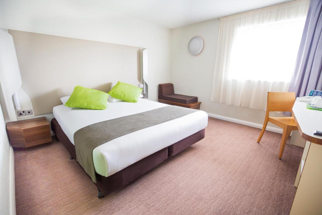 Campanile Hotel Northampton Bagian luar foto