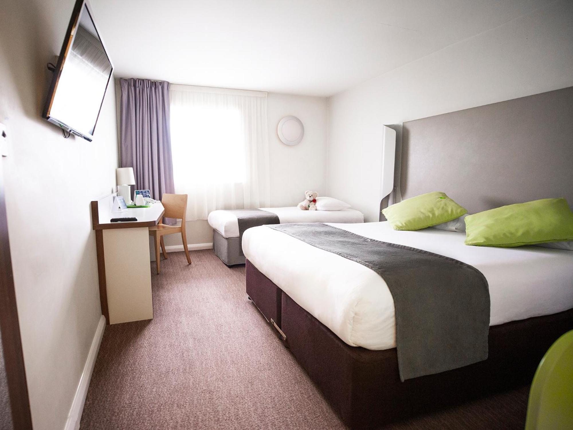 Campanile Hotel Northampton Bagian luar foto
