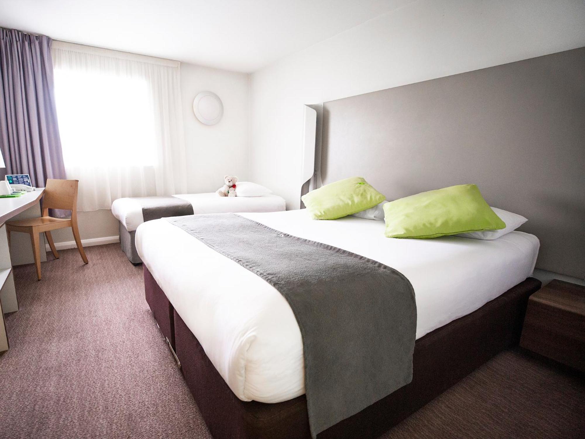 Campanile Hotel Northampton Bagian luar foto